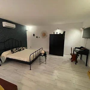 Affittacamere Arco Di Levante Alle Colonne, Bari